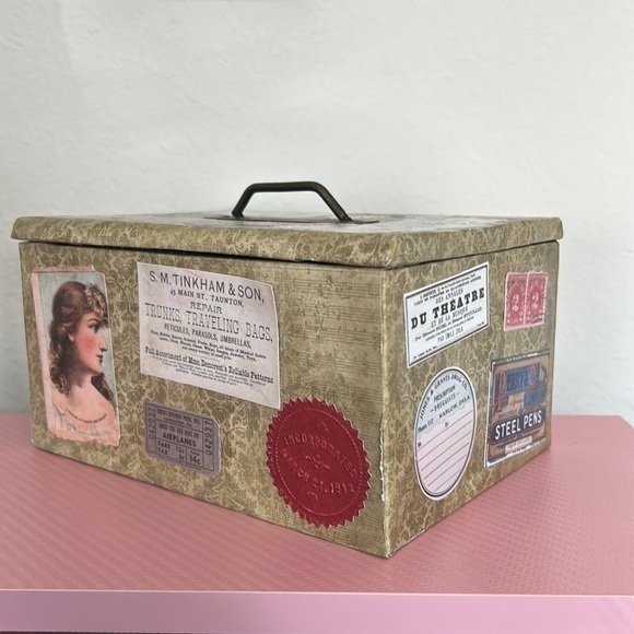 Handmade vintage style trinket box - Picture 1 of 7
